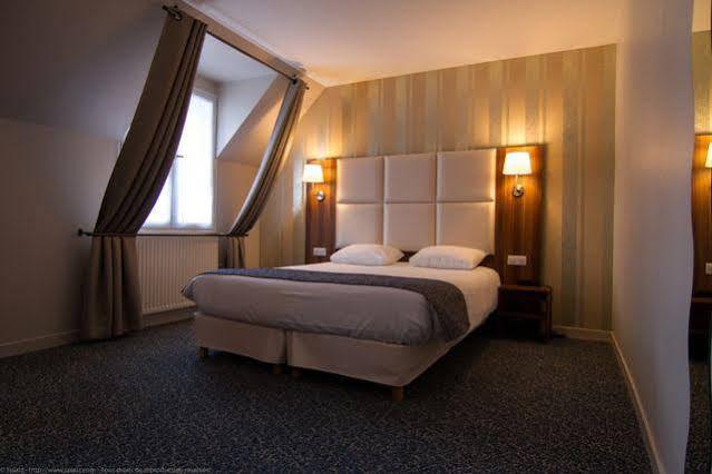 Hotel Du Chateau Combourg Exterior foto