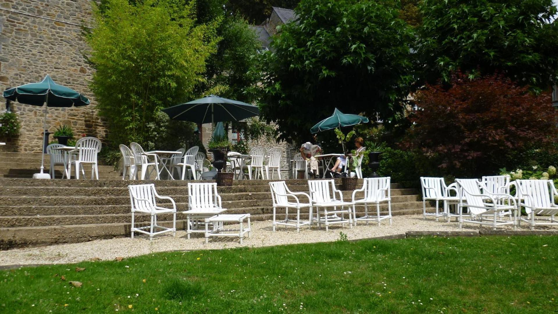 Hotel Du Chateau Combourg Exterior foto